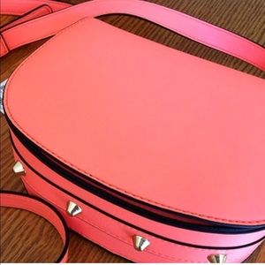 ✖️H&M coral crossbody bag